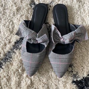 Gray And Pink Plaid Bow Shows